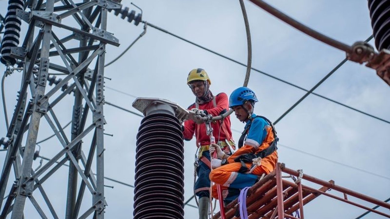 PT PLN Unit Induk Wilayah Papua dan Papua Barat berhasil menurunkan durasi gangguan listrik per pelanggan hingga 12 persen pada semester pertama 2026, sebuah capaian signifikan yang meningkatkan keandalan layanan listrik di Tanah Papua.