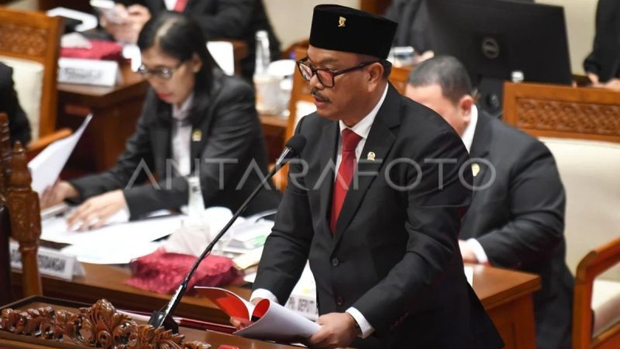 Anggota DPR RI Edy Wuryanto mendesak penguatan perlindungan tenaga kesehatan menyusul wafatnya dr. Eliza Princila Utami Pakaenoni, atau dr. Icha, dari NTT. Kasus ini menjadi momentum penting untuk menyoroti urgensi perlindungan Tenaga Kesehatan di Indones