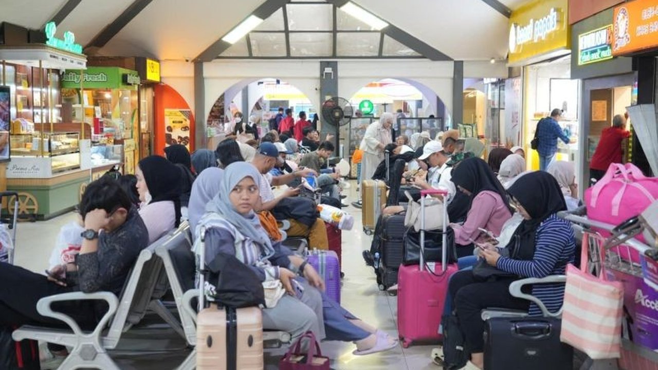 Program diskon tarif kereta api sebesar 30 persen berhasil mendongkrak tingkat okupansi PT KAI Daerah Operasi 2 Bandung hingga 124 persen, menarik puluhan ribu pelanggan selama masa libur sekolah.