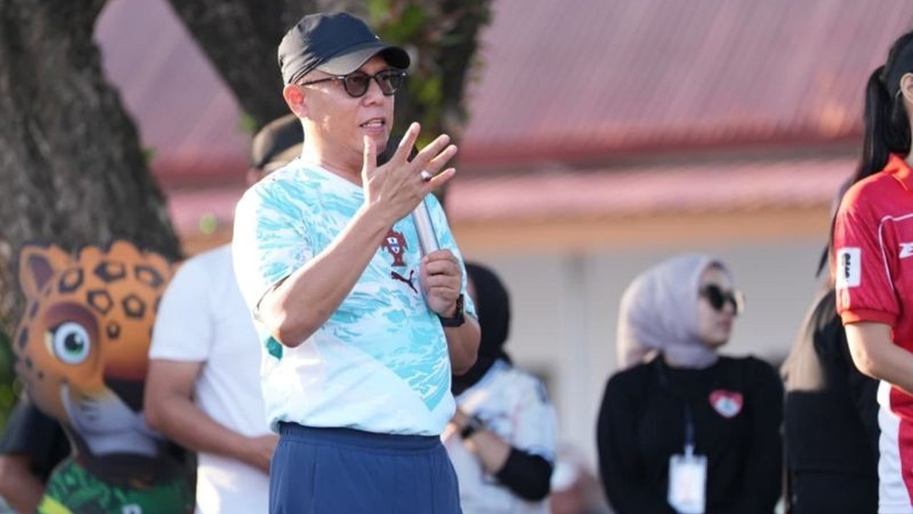 Pemerintah Provinsi Sulawesi Barat sukses menggelar Nobar Piala Dunia di Mamuju, membuktikan kegiatan ini mampu menggerakkan ekonomi kerakyatan melalui UMKM serta menyatukan masyarakat dengan berbagai layanan publik.