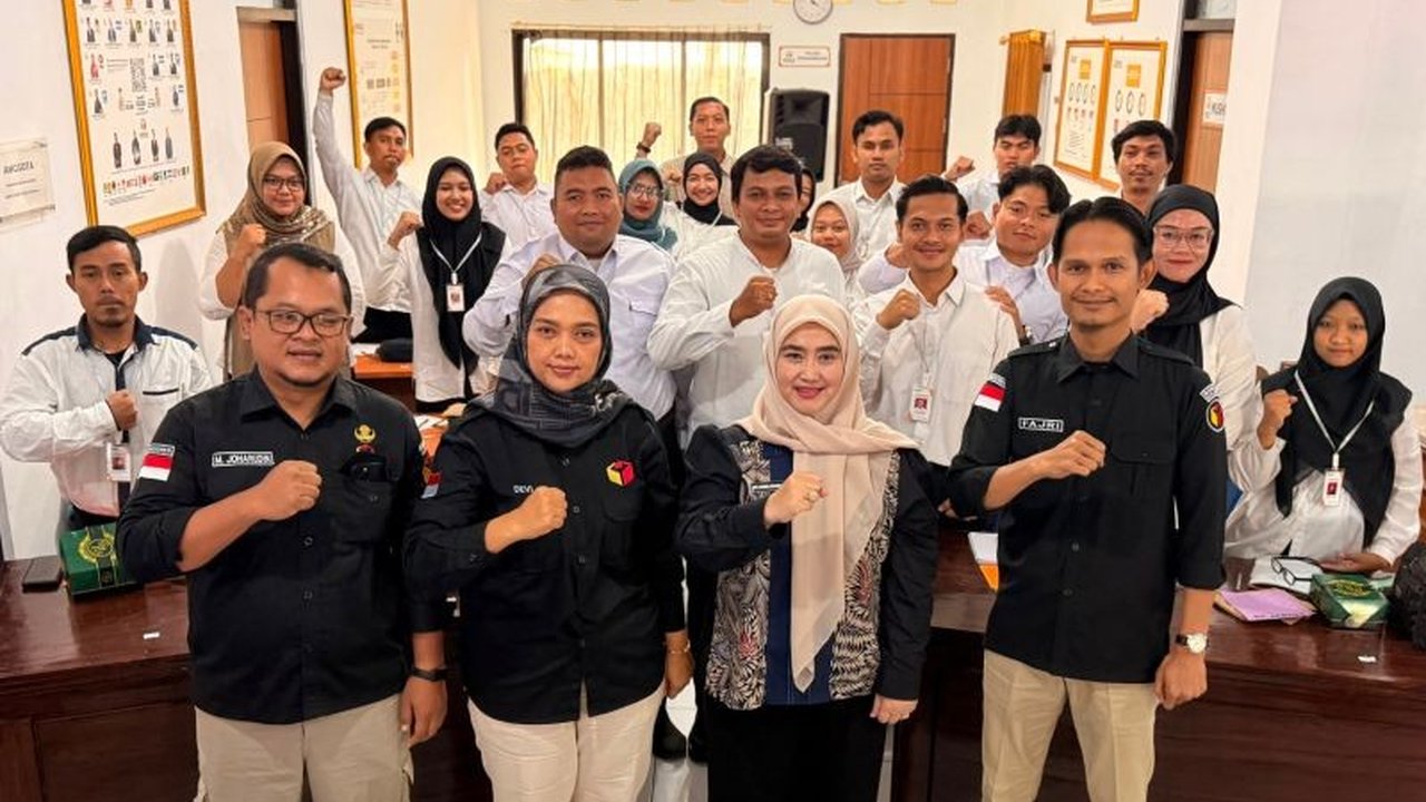 Bawaslu Kota Cirebon menggencarkan program Pendidikan Pengawasan Partisipatif (P2P) yang menyasar generasi muda, memperkuat peran mereka dalam mengawal Pemilu 2029.