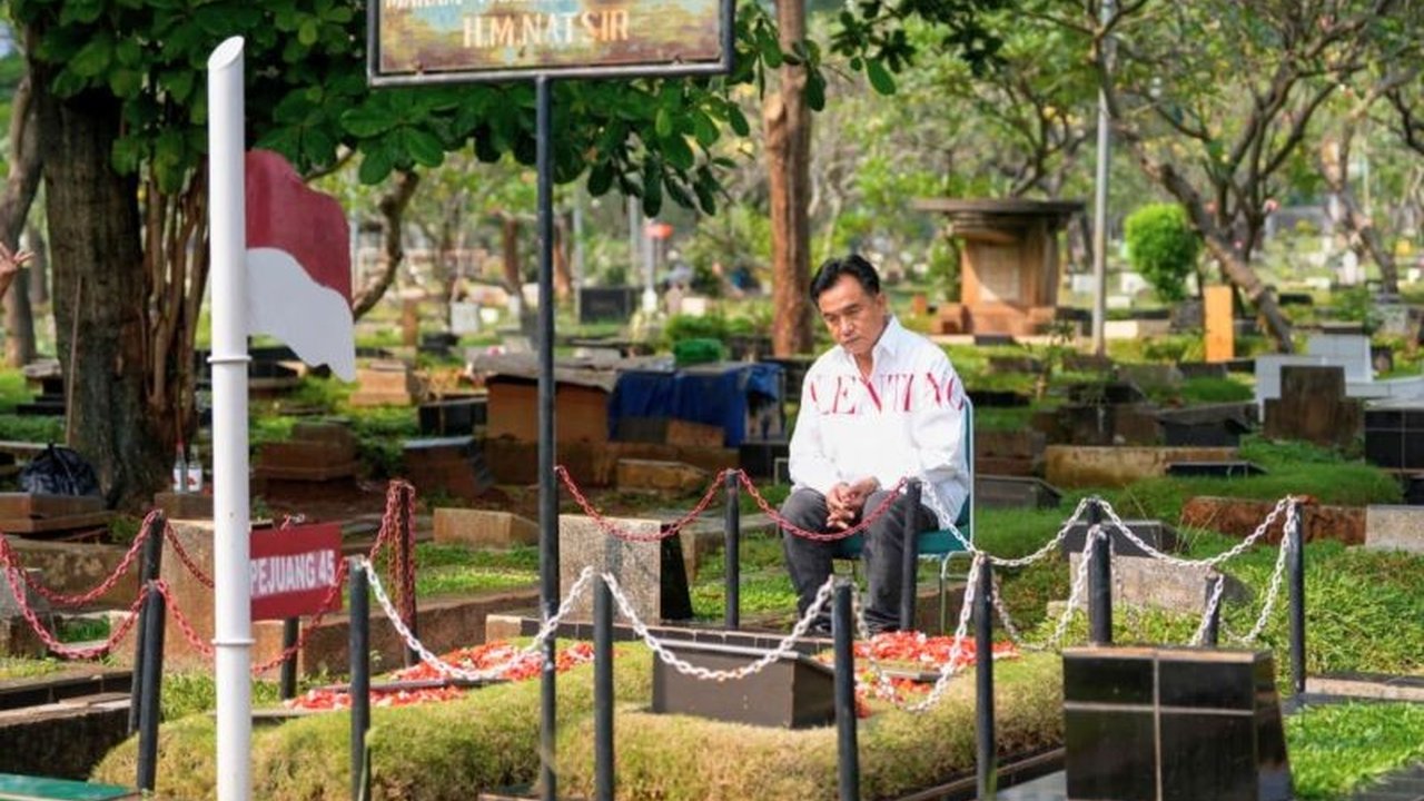 Yusril Ihza Mahendra menyerukan generasi muda untuk mendalami pemikiran pendiri bangsa, khususnya Mohammad Natsir, demi menjaga nilai kebangsaan dan demokrasi.