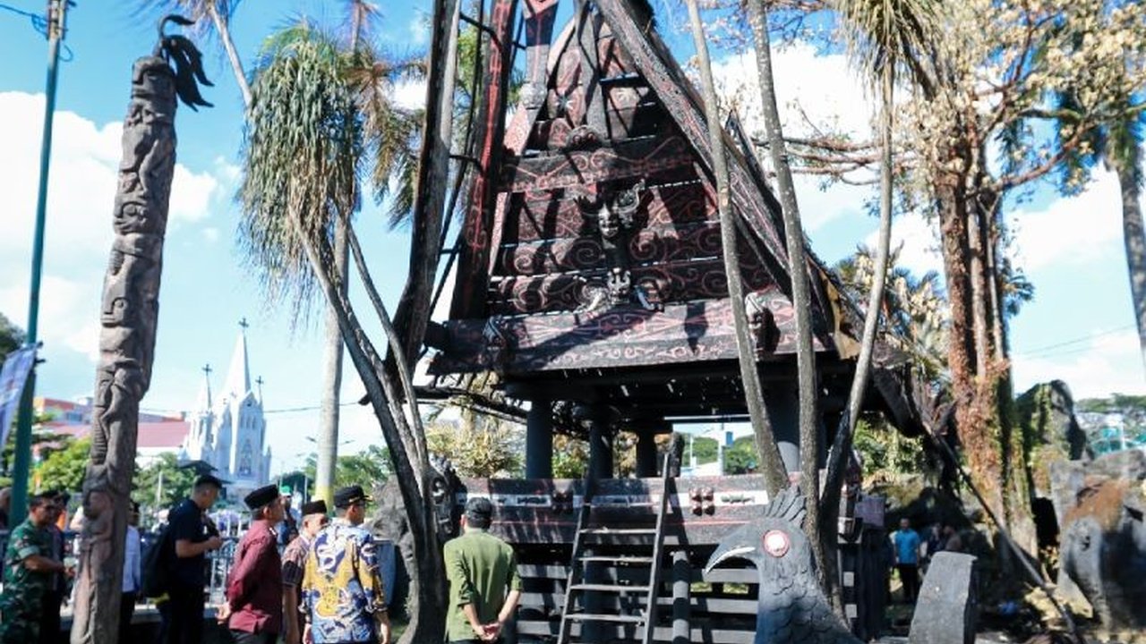 Pemerintah Kota Medan memastikan akan segera memperbaiki replika rumah adat Batak di Kawasan Monumen Pahlawan Nasional Raja Sisingamangaraja XII yang sempat terbakar, menegaskan komitmen pelestarian budaya.