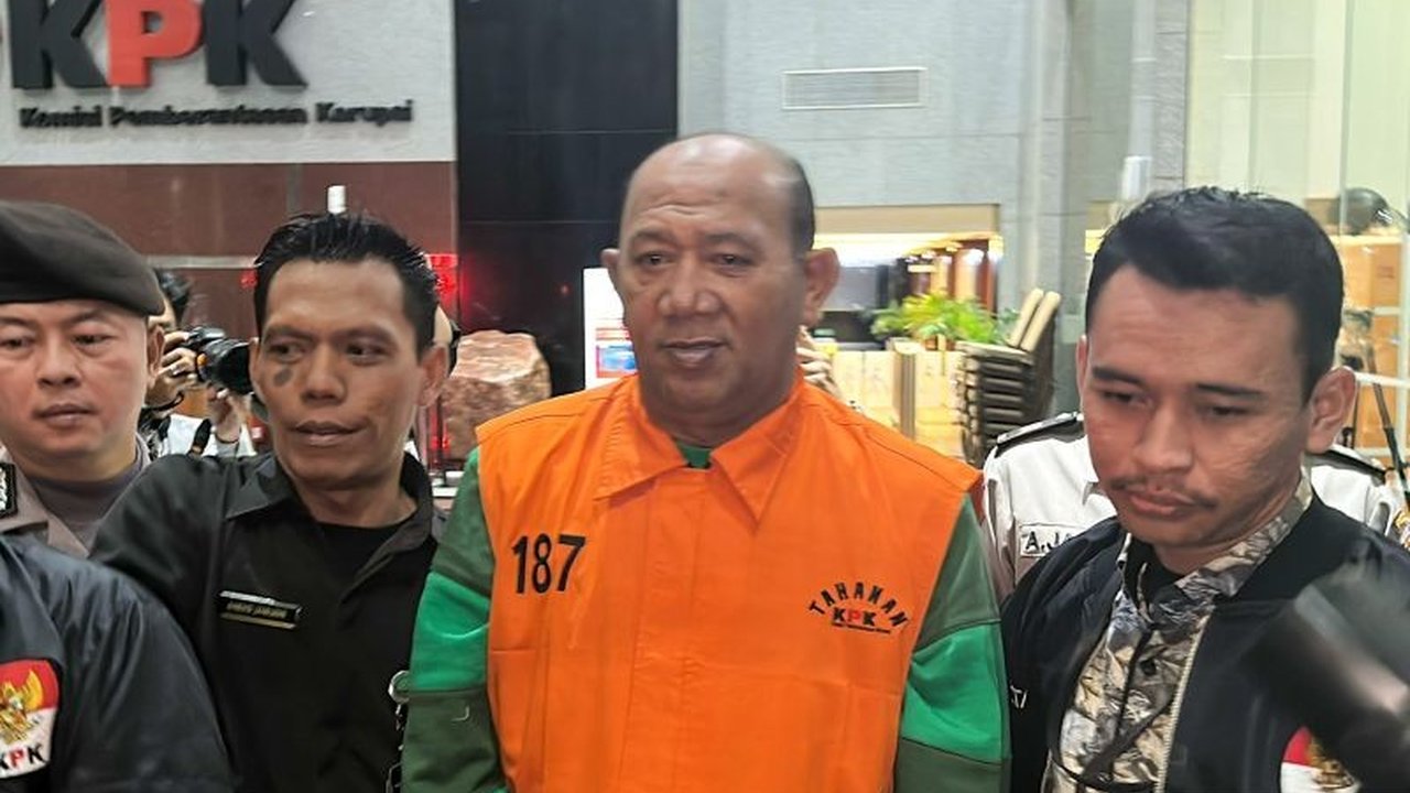 Bupati Langkat Syah Afandin alias Ondim ditetapkan sebagai tersangka kasus dugaan suap oleh KPK, membuatnya irit bicara di hadapan publik terkait dugaan suap proyek.