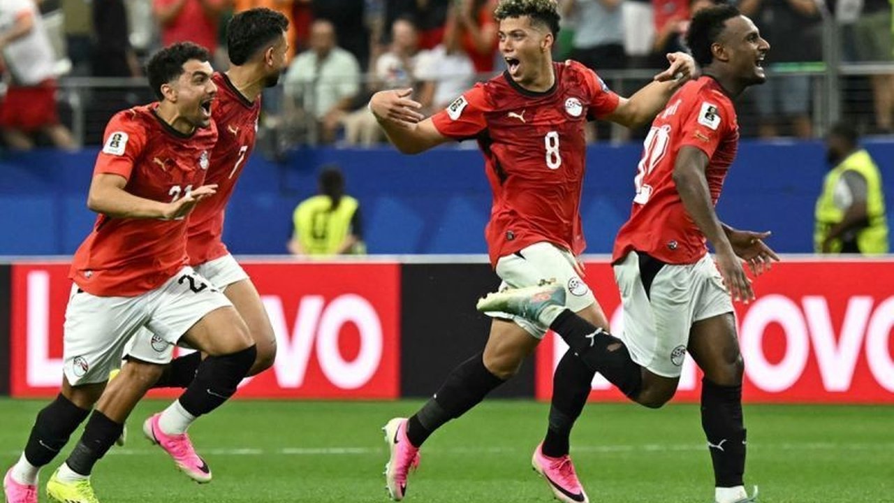 Timnas Mesir berhasil memastikan diri Lolos 16 Besar Piala Dunia 2026 setelah menumbangkan Australia melalui drama adu penalti yang mendebarkan. Siapa lawan selanjutnya?