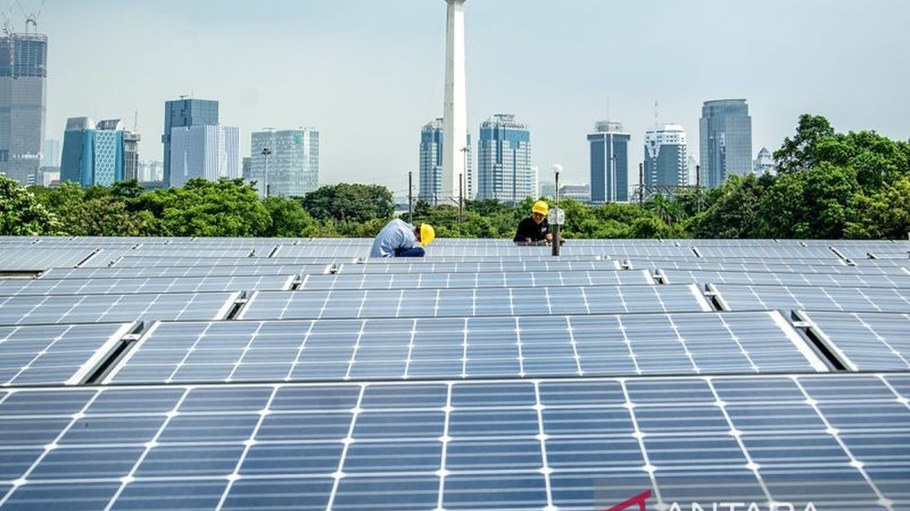 PLN Watch menekankan pentingnya penguatan tata kelola untuk mempercepat Investasi PLTS 100 GW, meningkatkan kepercayaan publik, dan mendukung transisi energi nasional.