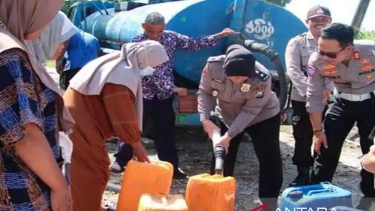 Pemerintah Kabupaten Sumenep resmi menetapkan status siaga bencana Kekeringan Sumenep selama enam bulan ke depan, sebagai respons cepat terhadap kekurangan air bersih di berbagai wilayah.