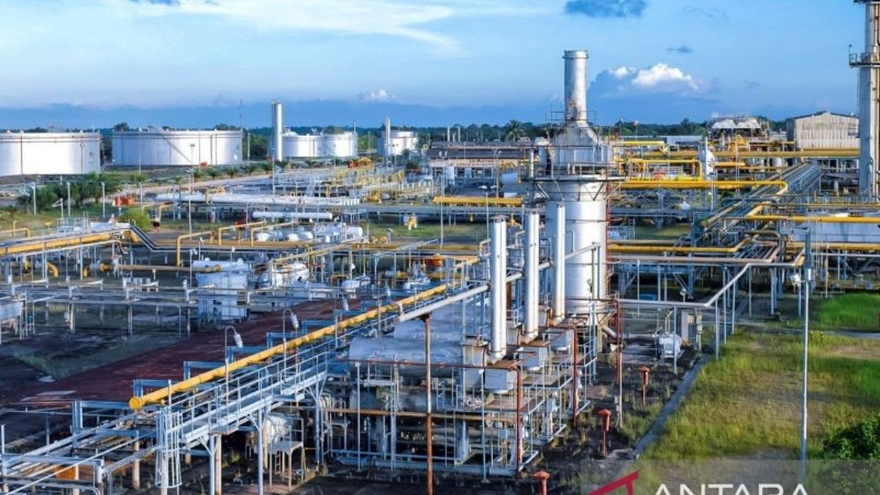 Produksi perdana Lapangan Gas Karamba di Penajam Paser Utara diharapkan mampu mendongkrak perekonomian lokal dan memperkuat pasokan energi strategis untuk Ibu Kota Nusantara (IKN).