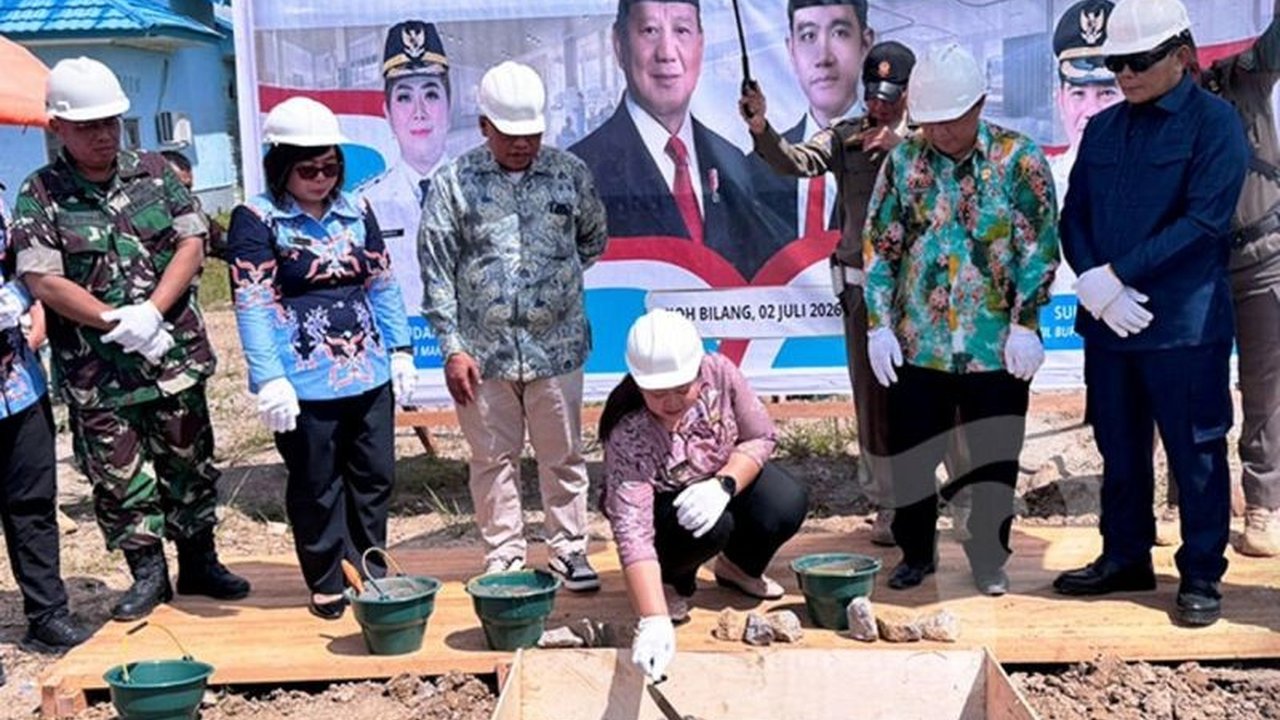 Kabupaten Mahakam Ulu (Mahulu) mempercepat penanganan kegawatdaruratan melalui pembangunan RSUD Gerbang Sehat Mahulu, sebuah inisiatif penting untuk memperkuat pelayanan kesehatan rujukan di wilayah perbatasan.