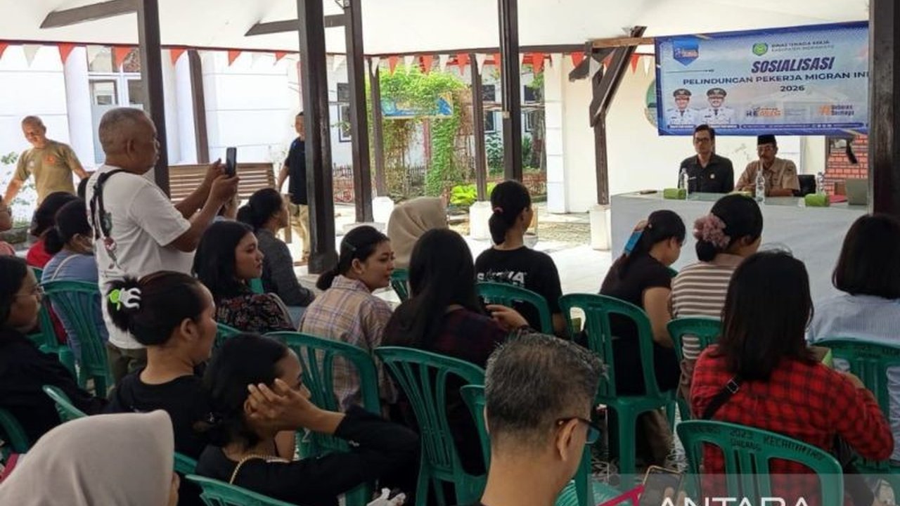 Disnaker Indramayu aktif menyosialisasikan kebijakan penundaan keberangkatan calon Pekerja Migran Indonesia (PMI) yang memiliki balita, langkah penting demi perlindungan anak dan pengasuhan optimal.