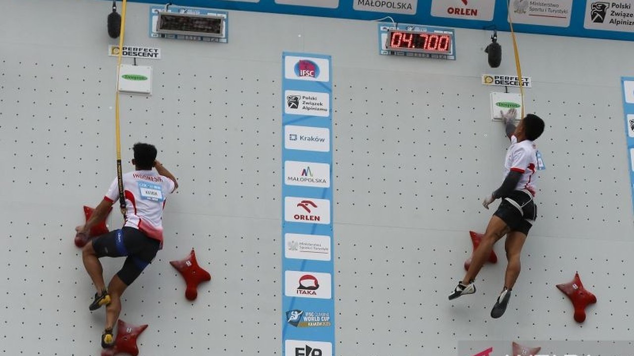 Raharjati Nursamsa, atlet panjat tebing Indonesia, meraih perunggu di nomor speed individu putra World Climbing Series Krakow 2026, mengharumkan nama bangsa di kancah internasional.