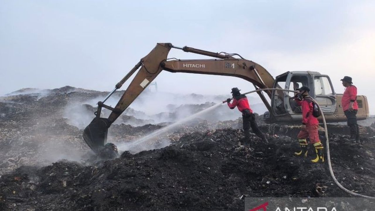 Kebakaran TPA Jatiwaringin: Ratusan Warga Mengungsi, Status Tanggap Darurat Ditetapkan