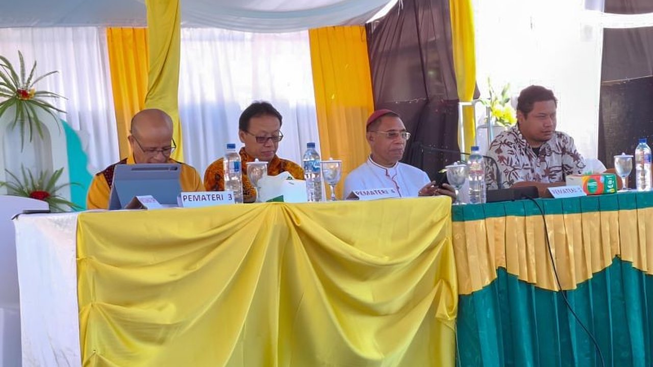Kantor Wilayah Kementerian Agama Provinsi Nusa Tenggara Timur (Kemenag NTT) menginisiasi seminar untuk 736 katekis, mendorong mereka adaptif menghadapi transformasi digital demi pelayanan keagamaan yang relevan dan berdampak di era modern.