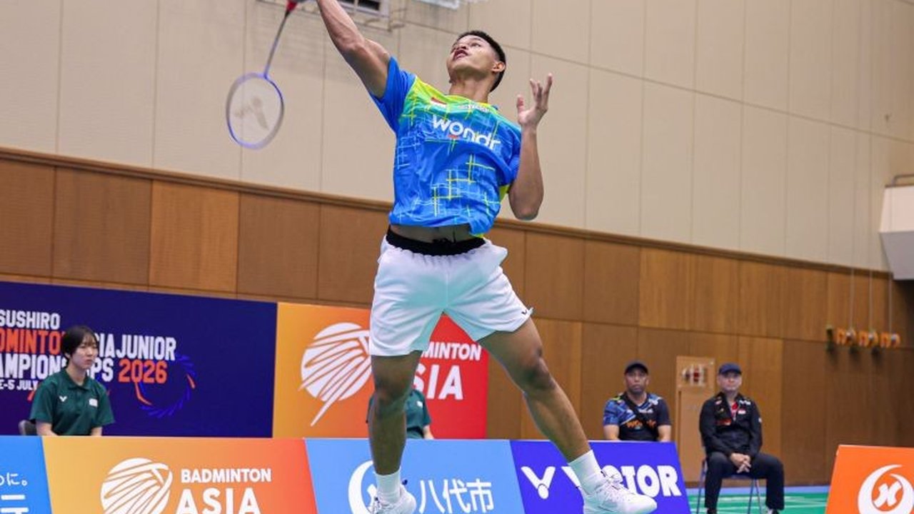 Pebulu tangkis tunggal putra Indonesia, Fardhan Joe, berhasil melangkah ke babak final Kejuaraan Asia Junior 2026 setelah menumbangkan wakil China. Kemenangan ini sekaligus membalas kekalahan sebelumnya dan menjanjikan pertarungan sengit di final.