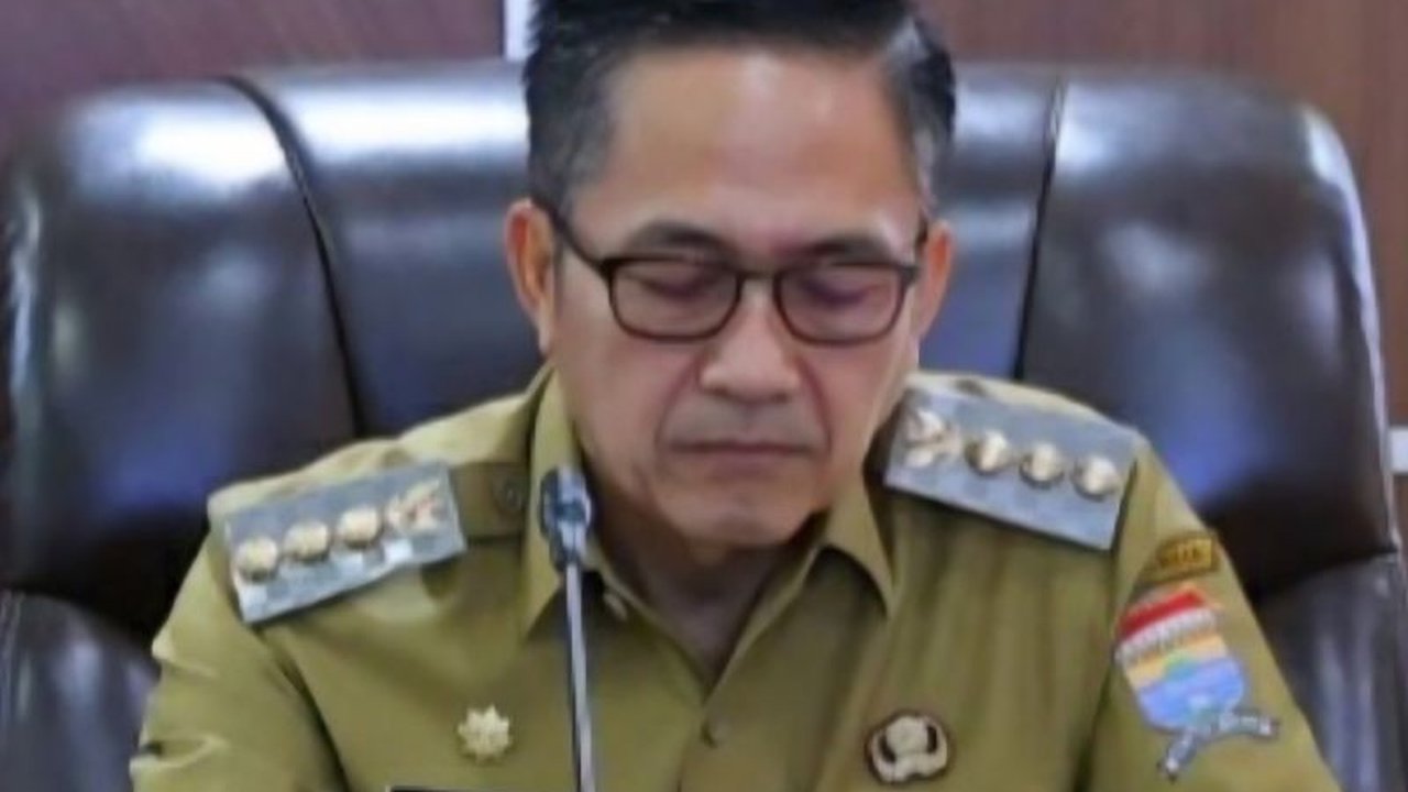 Wali Kota Palembang Ratu Dewa mendorong Perumda Tirta Musi mempercepat peningkatan Pelayanan Air Bersih Palembang, menargetkan seluruh warga terlayani pada tahun 2028.