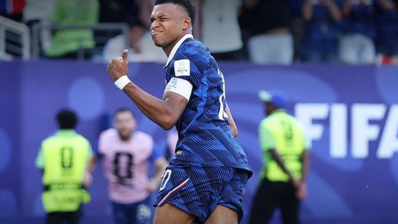 Aksi gemilang Kylian Mbappe melalui gol penalti krusial mengantarkan Timnas Prancis menyingkirkan Paraguay dan melangkah ke babak perempat final Piala Dunia 2026.