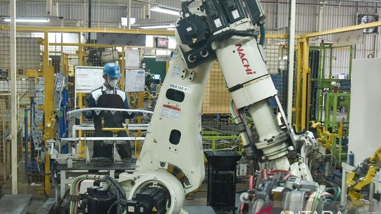 Penurunan PMI Manufaktur Indonesia: Momentum Perkuat Industri Nasional Lewat Investasi Berkualitas