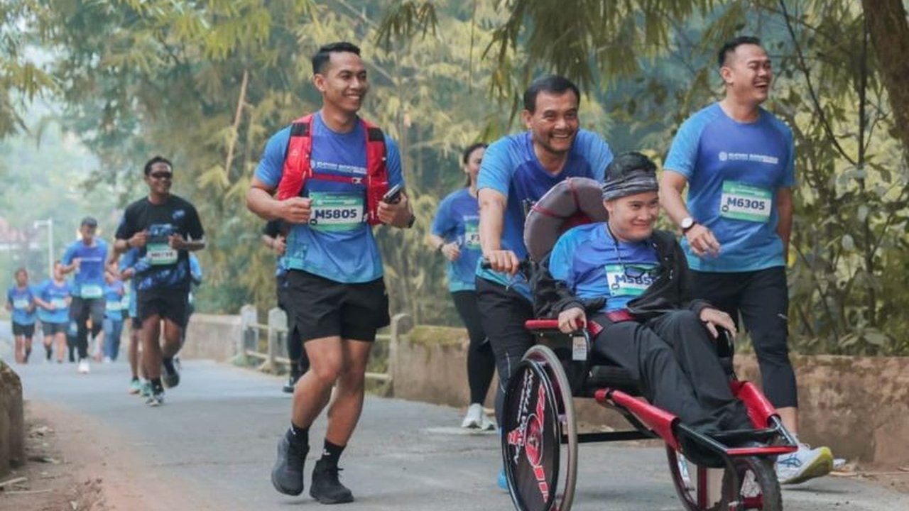Gubernur Jawa Tengah Ahmad Luthfi turut memeriahkan Rupiah Borobudur Playon 2026 di Magelang, mendorong masyarakat untuk cinta rupiah dan mendukung ekonomi lokal.
