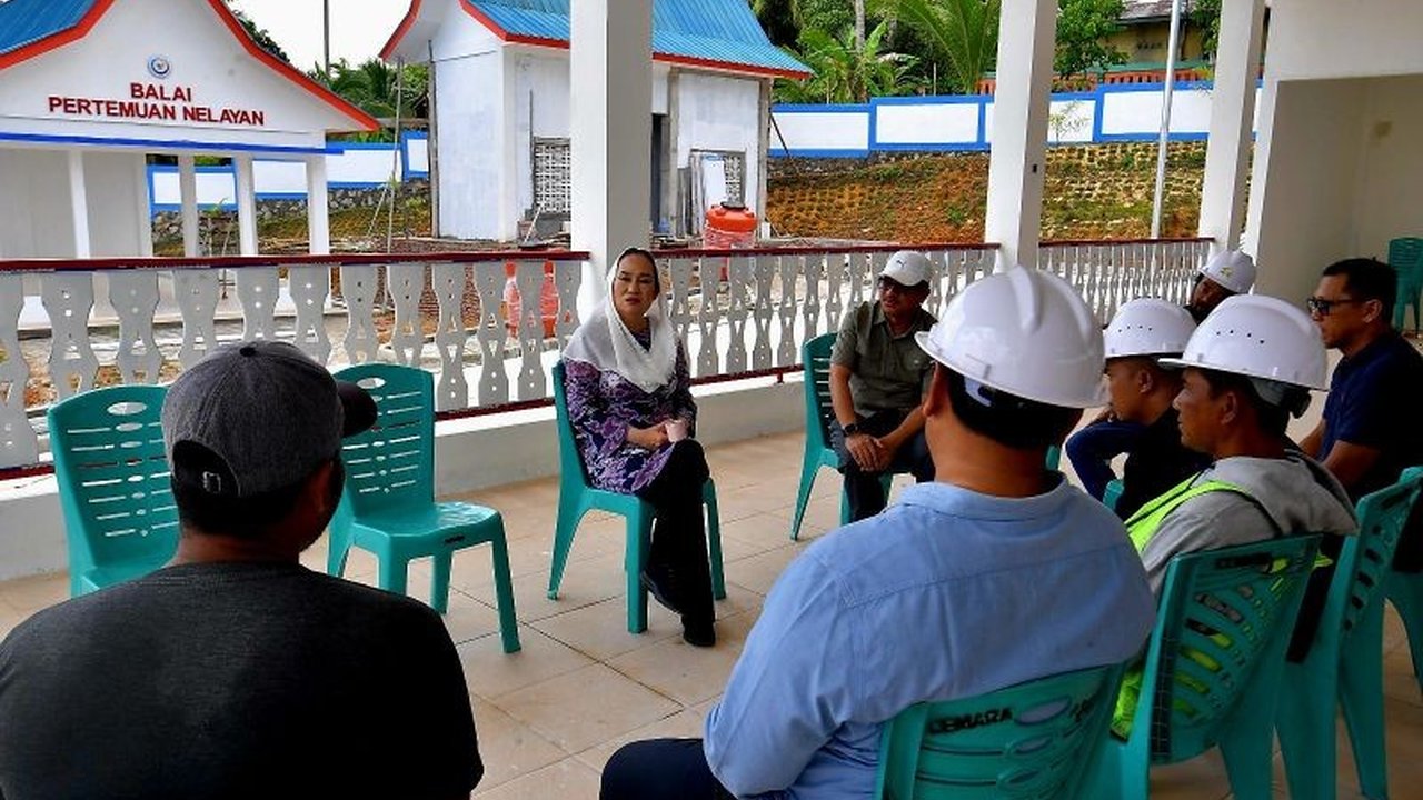 Program Kampung Nelayan Merah Putih Natuna menjadi tulang punggung peningkatan kesejahteraan nelayan dan penguatan ekonomi pesisir di wilayah perbatasan Indonesia.