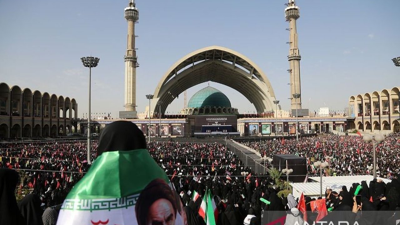 Delegasi Hizbullah bertemu Menlu Iran di Teheran, membahas solidaritas regional dan dukungan berkelanjutan Iran terhadap kelompok perlawanan tersebut, memperkuat hubungan di tengah isu geopolitik dan peringatan gugurnya pemimpin penting.