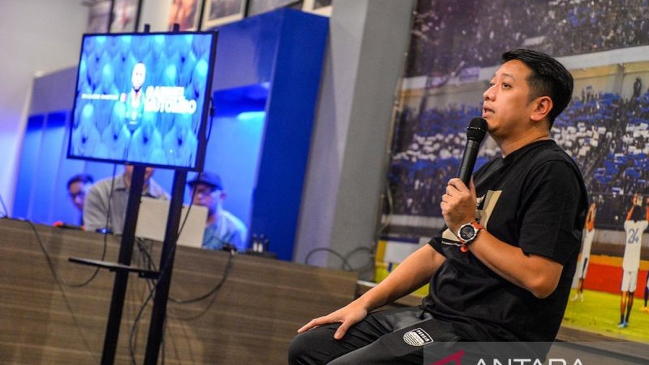 Persib Bandung memperkuat staf kepelatihan dengan kedatangan dua asisten pelatih baru, Zlatko Runje dan Karlo Reinholz, untuk mendampingi Igor Tolic mengarungi musim 2026/2027.