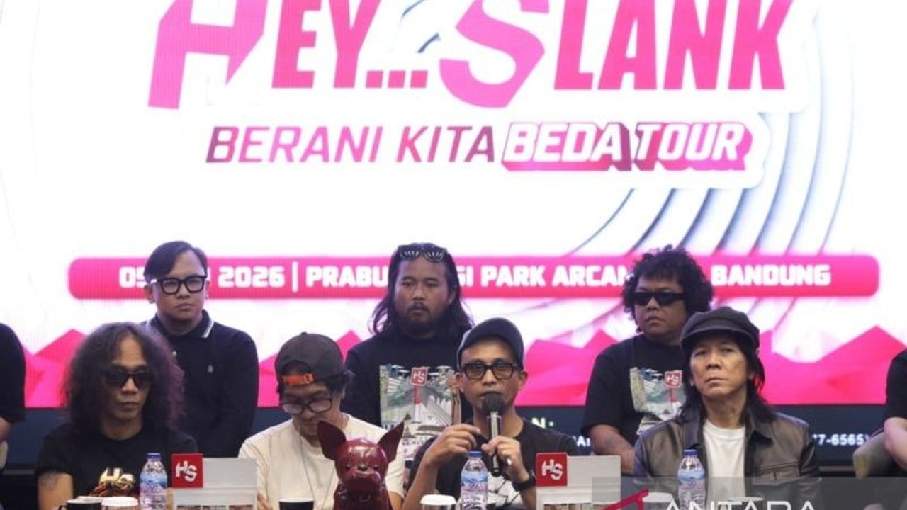 Konser Slank Bandung di Prabuwangi Park sukses jadi ajang nostalgia formasi 14 dan pemantik kebangkitan ekonomi kreatif lokal. Simak bagaimana Slank dan musisi daerah berkolaborasi!