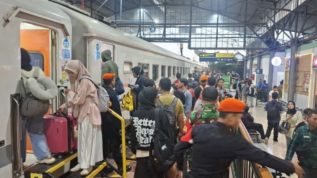 PT KAI Daop 4 Semarang membukukan peningkatan penumpang KAI Semarang signifikan sebesar 10,18 persen pada semester I 2026. Angka ini menegaskan kereta api sebagai moda transportasi pilihan utama masyarakat.