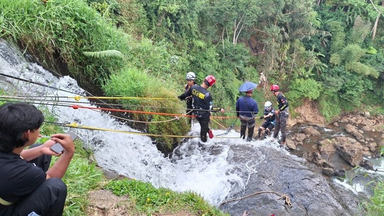 Pemerintah Kabupaten Cianjur serius menggenjot Promosi Wisata Cianjur dengan berbagai strategi, termasuk perbaikan infrastruktur dan kampanye digital, demi mencapai target tiga juta wisatawan.