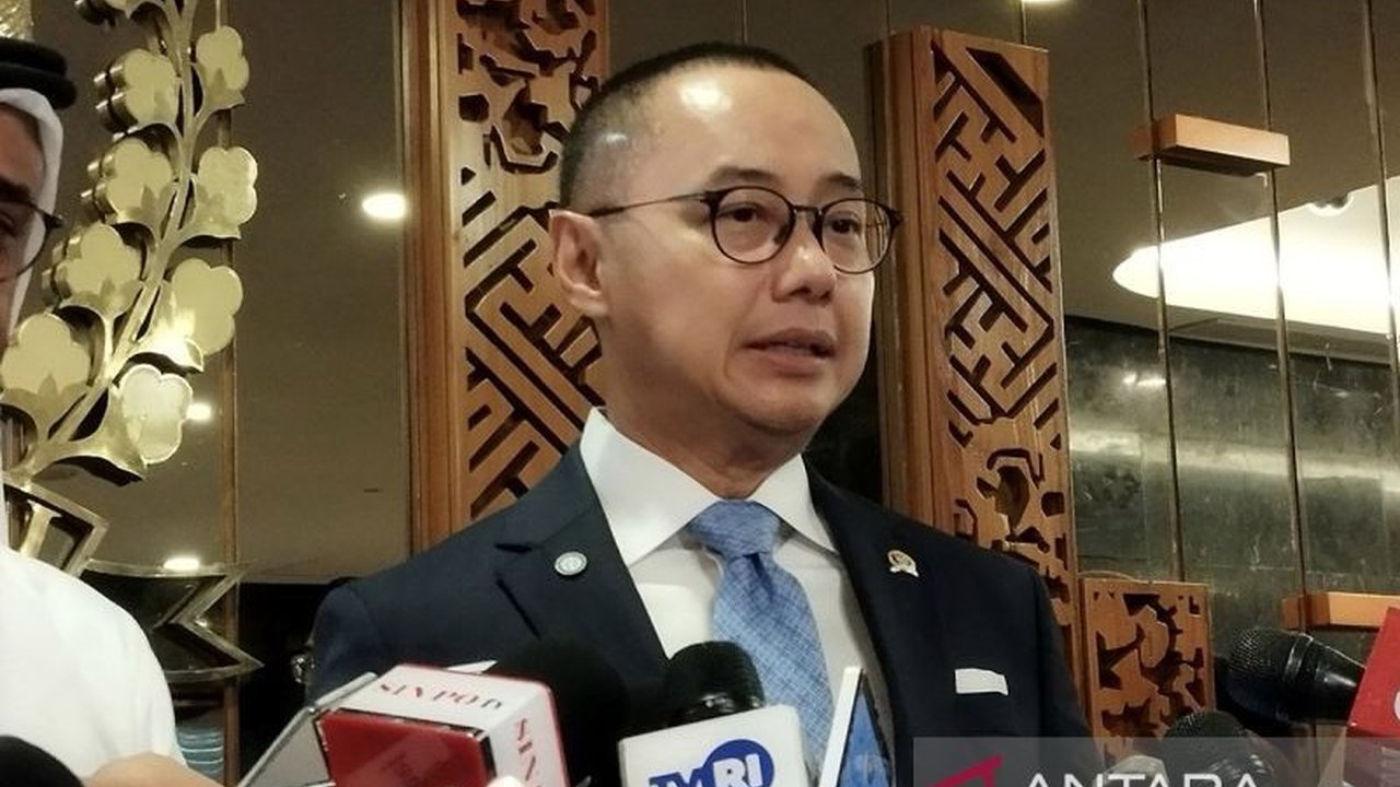 Wakil Ketua MPR RI Eddy Soeparno mengemukakan tiga prioritas strategis untuk penguatan Ketahanan Energi Nasional, mulai dari jangka pendek hingga panjang, guna mencapai kemandirian energi dan emisi nol bersih.