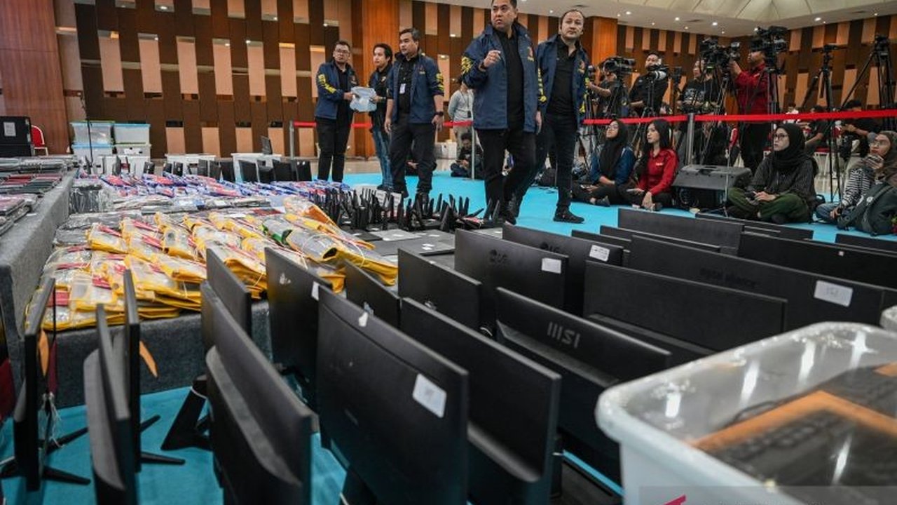 Pengamat telekomunikasi Heru Sutadi menekankan pentingnya Kolaborasi Platform Digital Berantas Judi Online secara menyeluruh, melibatkan semua platform digital di Indonesia, tidak hanya Meta, untuk penanganan kejahatan siber yang lebih efektif.