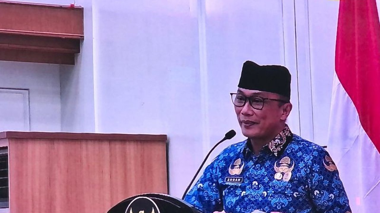 Kepala BKN Zudan Arif Fakrulloh menegaskan penguatan ASN krusial mendukung kemandirian fiskal daerah. Artikel ini mengulas strategi pemerintah daerah menghadapi tantangan ekonomi global dan optimalisasi potensi daerah.
