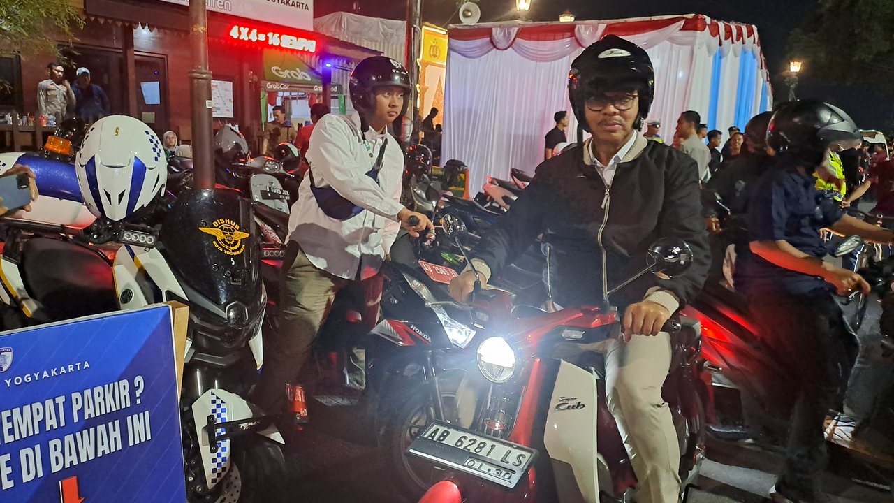 Cerita Wali Kota Hasto Wardoyo Keliling Naik Motor Pantau Malam Tahun Baru di Yogyakarta