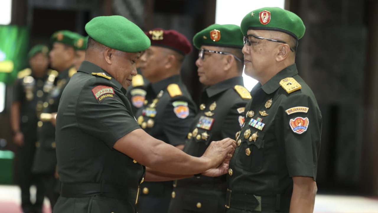 Pesan KASAD di Sertijab Pejabat TNI AD, Tekankan Kepemimpinan Beri Arah dan Solusi