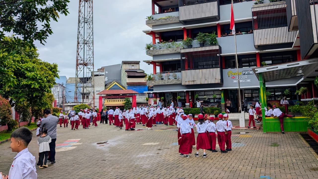 Disdik DKI Terapkan PJJ hingga 28 Januari 2026 Imbas Cuaca Ekstrem