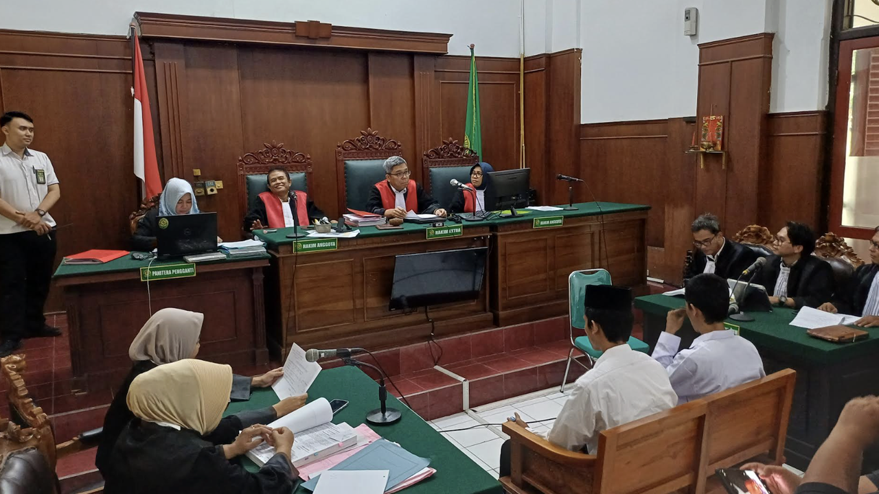 Hakim Perintahkan Panggil Paksa Kadindik Jatim Jadi Saksi di PN Surabaya