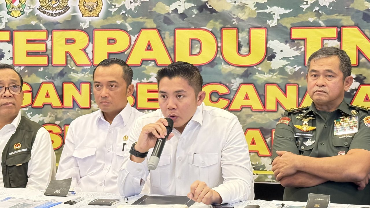 Seskab Teddy Bertemu Wakil Panglima TNI Bahas Program Strategis, dari MBG sampai Pemulihan Sumatra