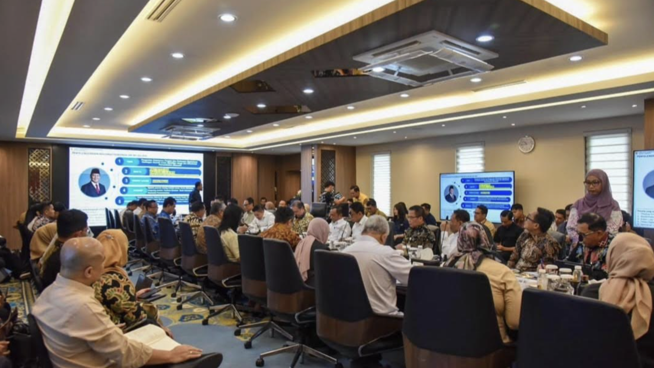 Seskab Teddy: Bansos Pangan dan Diskon Tiket Disiapkan Sambut Lebaran 2026