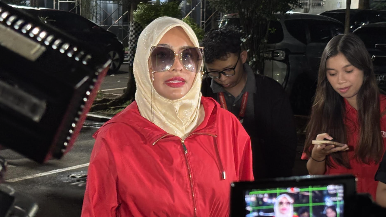 Doktif Amira Datangi Polda Metro, Kawal Pemeriksaan Richard Lee