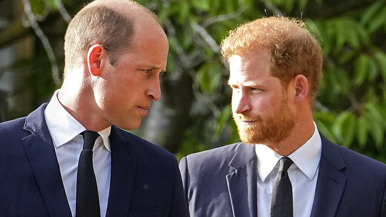 <p>Pangeran William dan Pangeran Harry. (AP Photo/Martin Meissner)</p>