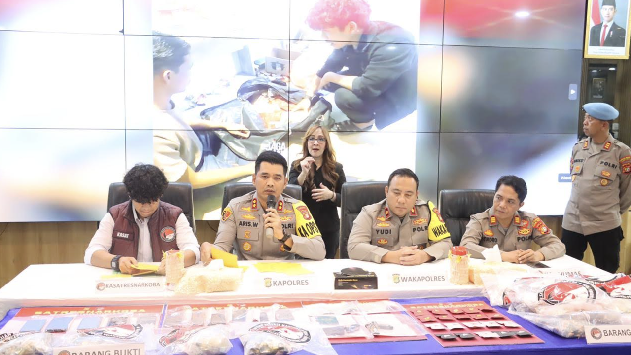 Polisi Bongkar Peredaran Rokok Elektrik Mengandung Narkoba, 4 Tersangka Ditangkap