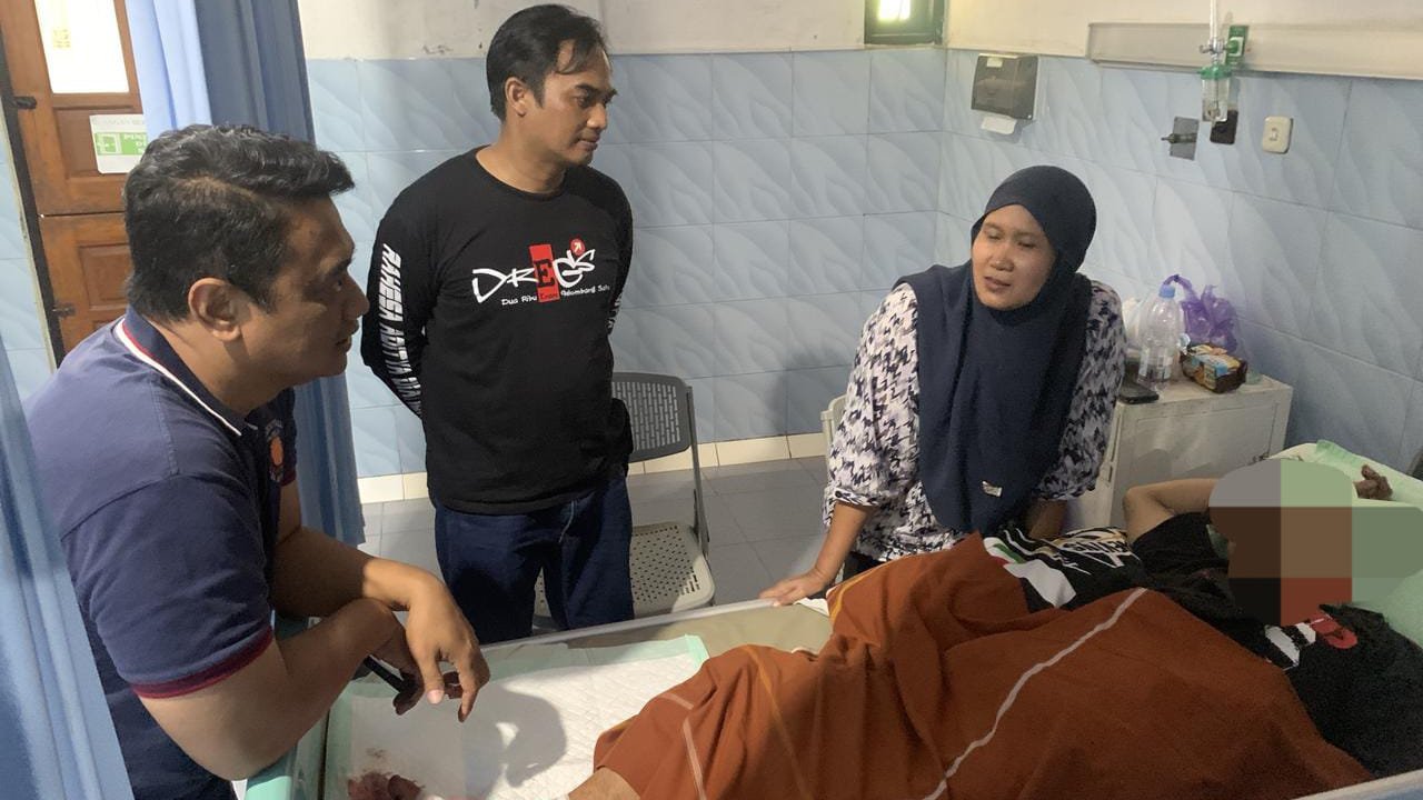Korban Tawuran Remaja Bersenjata Tajam di Batang