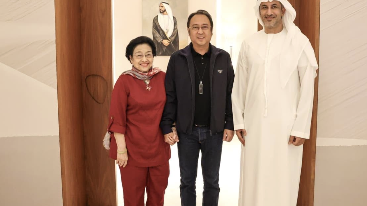 Tiba di Abu Dhabi Megawati Disambuat Menlu UEA