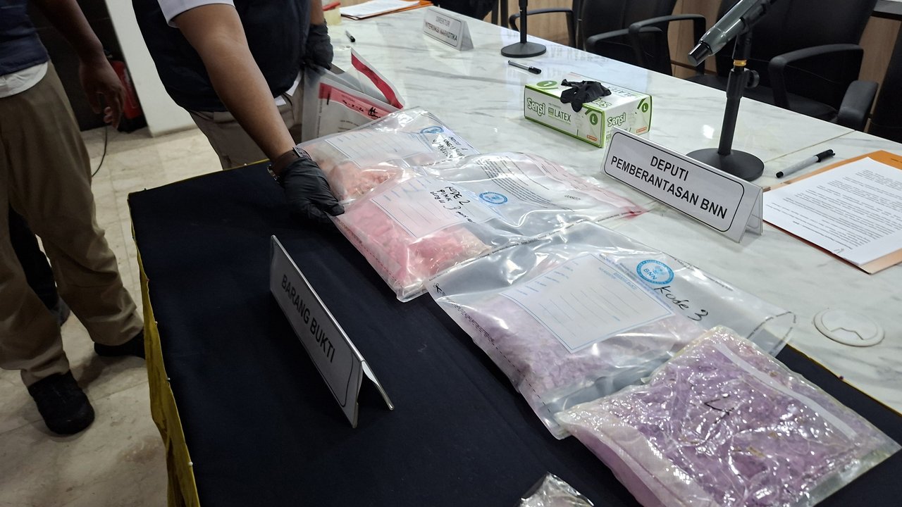 Operasi Gabungan Bea Cukai-BNN Gagalkan Penyeludupan 4.018 Ekstasi dari Afrika