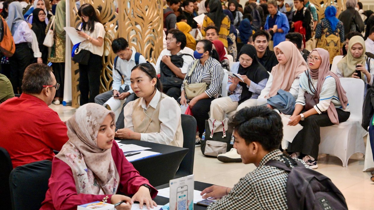 Data BPS: Jumlah Pengangguran di Indonesia 7,35 Juta Orang pada November 2025