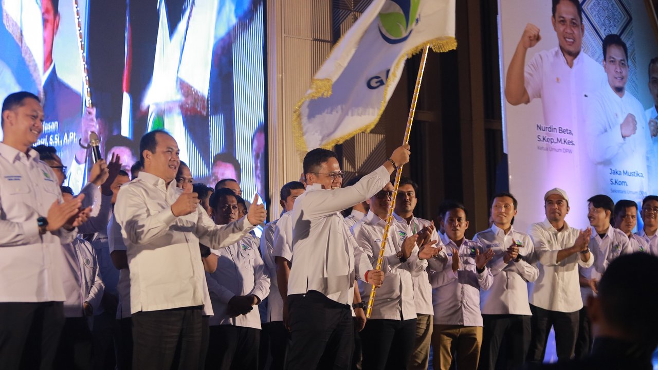 Lantik Gabungan Pengusaha MBG di Sulsel, BGN Ingatkan Sanksi SPPG Jika Tak Lengkapi SLHS