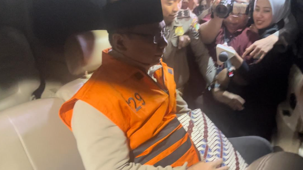Berompi Oranye, KPK Tahan Eks Menag Yaqut Terkait Kasus Kuota Haji