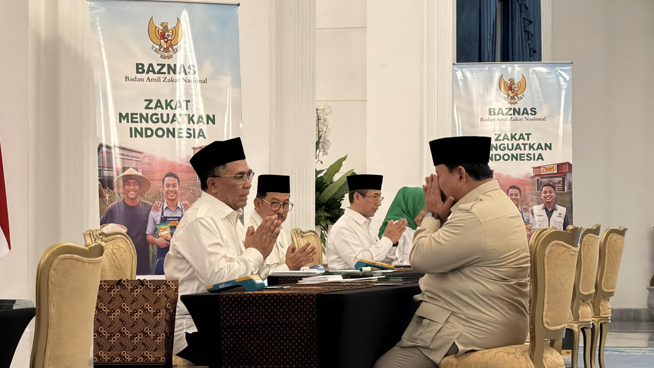 Presiden Prabowo, Wapres Gibran, hingga Menteri Tunaikan Zakat di Istana