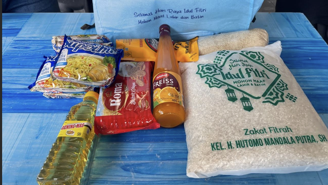 PB XIV Purbaya Berbagi Zakat Fitrah, Ada Beras Bertuliskan Hutomo Mandala Putra