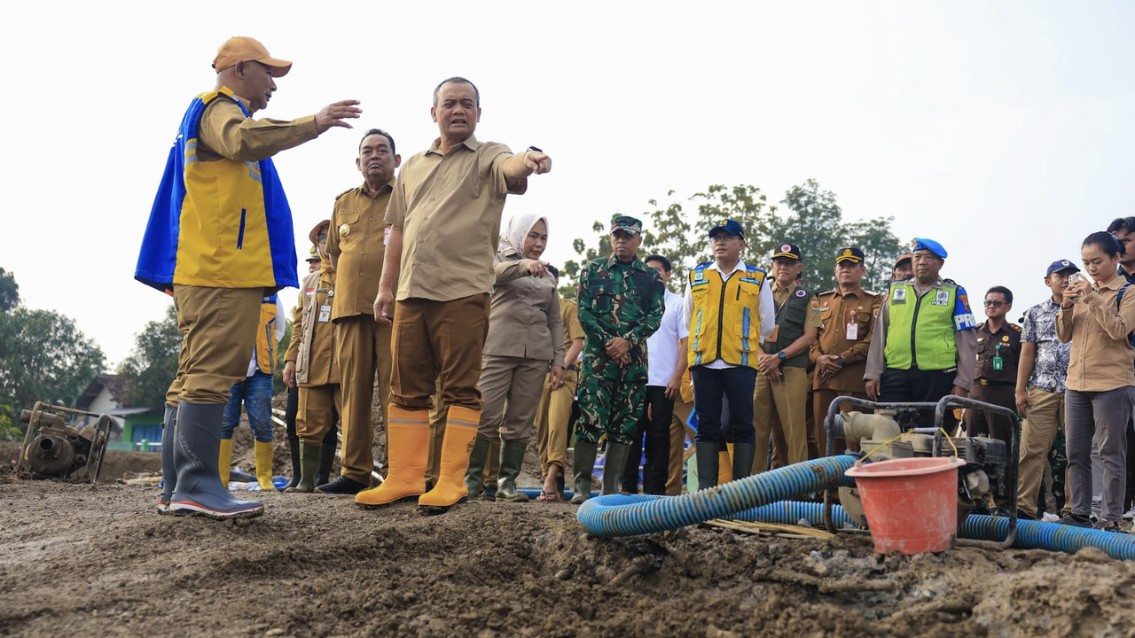 Progres Perbaikan Ruas Jalan Semarang - Godong yang Terputus Akibat Banjir Ditargetkan H-7 Bisa Dilalui Arus Mudik