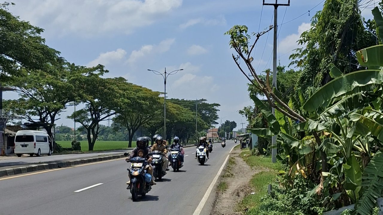 H-1 Lebaran, Jalur Pantura Indramayu-Cirebon Terpantau Renggang dan Didominasi Sepeda Motor